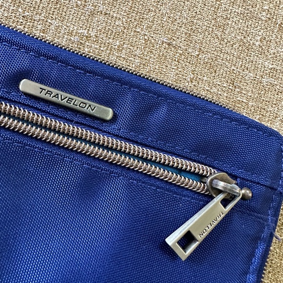 NEW TRAVELON WALLET. - Picture 4 of 9